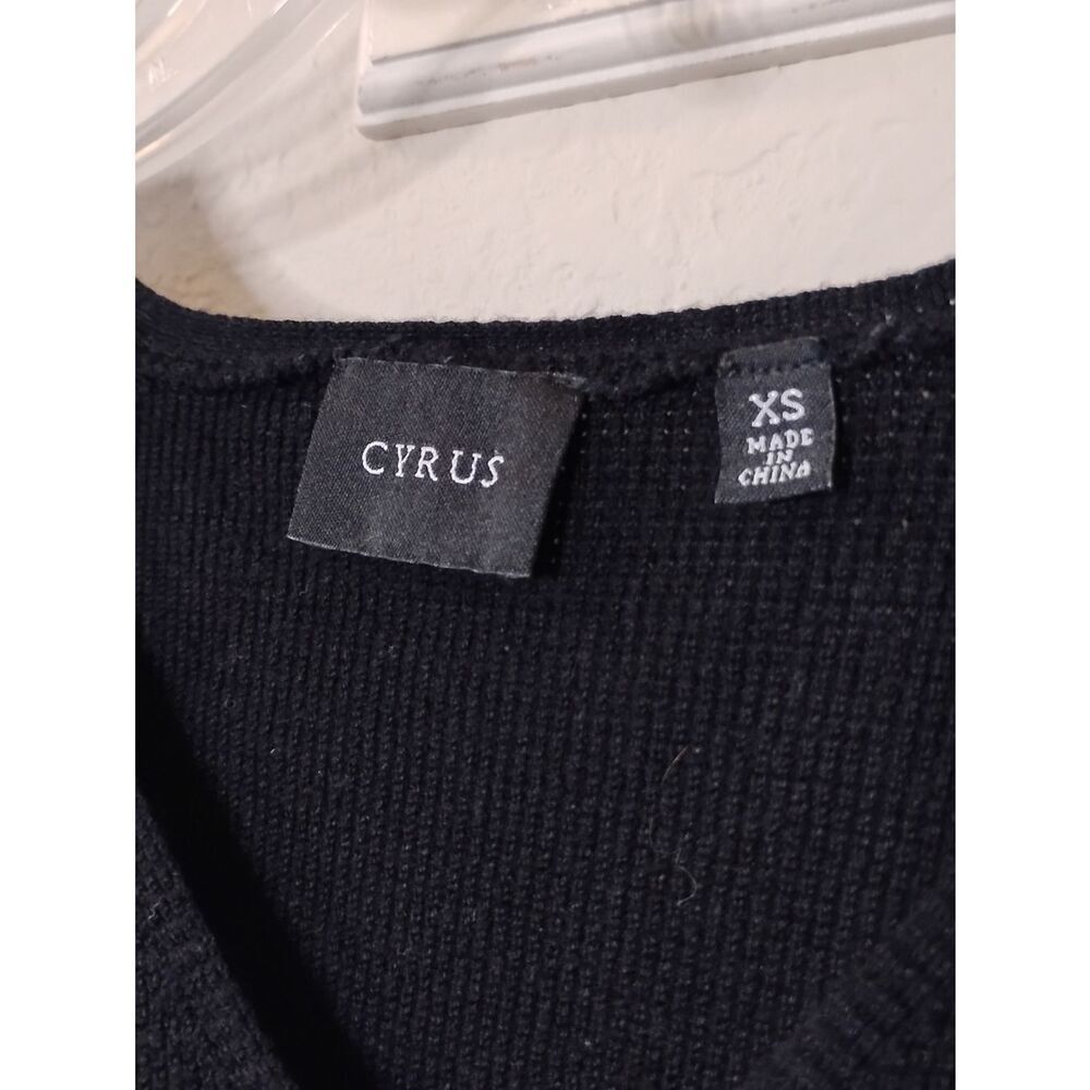 USED Cyrus Sweater - Picture 2 of 4
